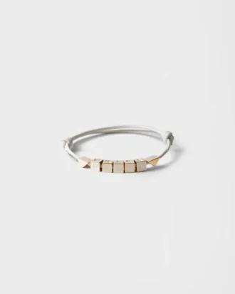 Armband i nappaläder