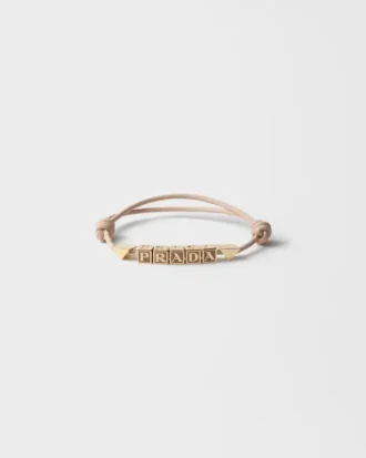 Armband i nappaläder