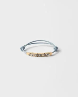 Armband i nappaläder
