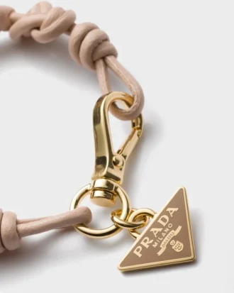 Armband i nappaläder