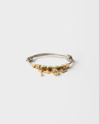 Armband i nappaläder och metall