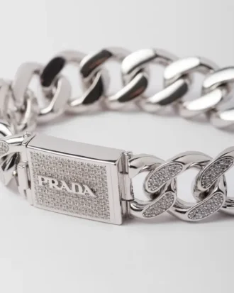 Armband med kristallogotyp