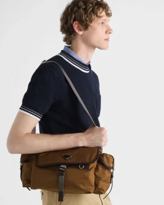 Axelväska i Re-Nylon och läder