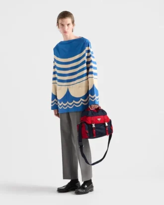 Axelväska i Re-Nylon och läder