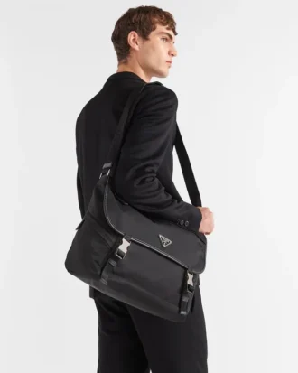 Axelväska i Re-Nylon och Saffiano-läder