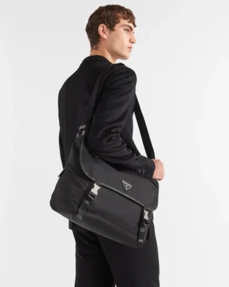 Axelväska i Re-Nylon och Saffiano-läder