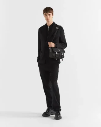 Axelväska i Re-Nylon och Saffiano-läder