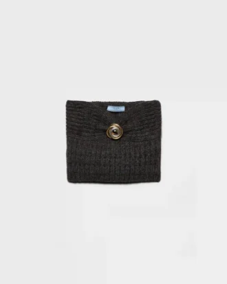 Bandeau-top i ull och kashmir med brosch