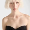 Bandeau-top i ull och kashmir med brosch Bandeau-top i ull och kashmir med brosch
