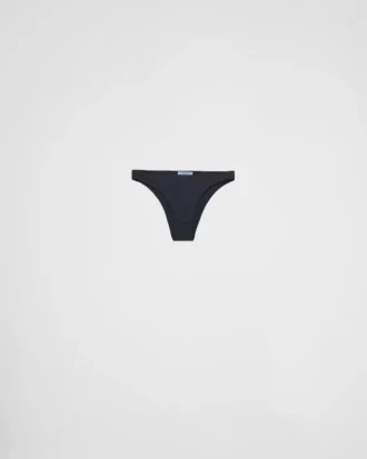 Bikinibotten i ribbad stickning