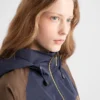 Blousonjacka i tekniskt tyg Blousonjacka i tekniskt tyg