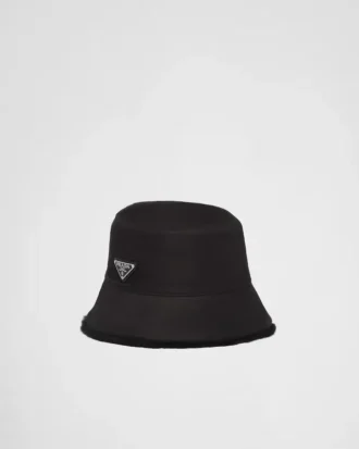 Bucket hat i Re-Nylon och shearling