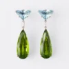 Couleur Vivante hängeörhängen – vitguld med akvamarin, peridot och diamanter Couleur Vivante hängeörhängen – vitguld med akvamarin, peridot och diamanter