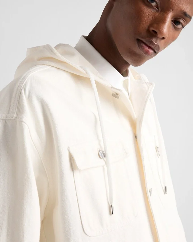 Denimskjorta med huva Denimskjorta med huva
