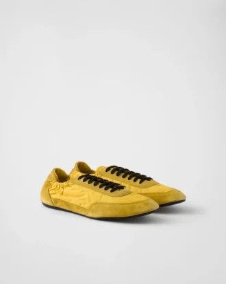Dölj Re-Nylon och mocka elastiska sneakers