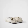 Dölj Re-Nylon och mocka elastiska sneakers Dölj Re-Nylon och mocka elastiska sneakers