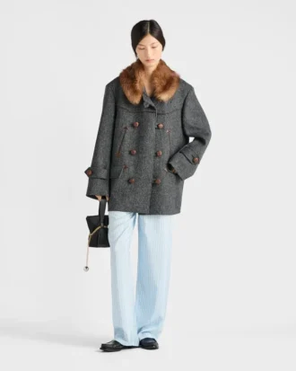 Dubbelknäppt peacoat med chevronmönster