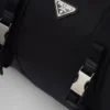 Duffelväska i Re-Nylon och Saffiano-läder Duffelväska i Re-Nylon och Saffiano-läder