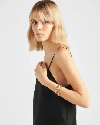 eternal gold bangle armband i gult guld 2 330x413 - Eternal Gold Bangle-armband i gult guld