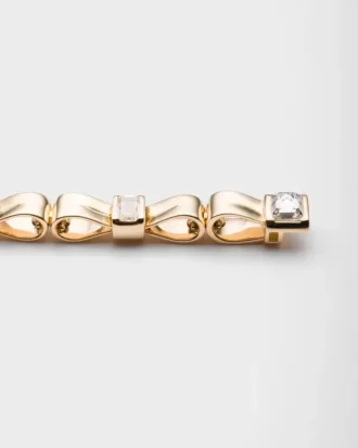 Eternal Gold Bow-armband i gult guld och laboratorieframställda diamanter Eternal Gold Bow-armband i gult guld och laboratorieframställda diamanter