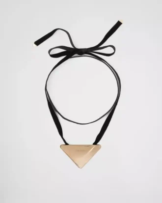 Eternal Gold Choker med stort hänge i gult guld Eternal Gold Choker med stort hänge i gult guld