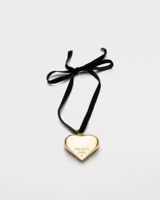 Eternal Gold Choker med stort hänge i gult guld Eternal Gold Choker med stort hänge i gult guld