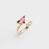 Eternal Gold Contraria-ring i gult guld med diamant och ametist Eternal Gold Contraria-ring i gult guld med diamant och ametist
