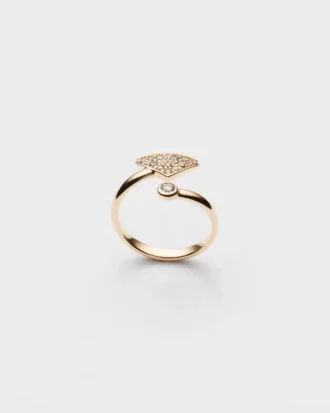 Eternal Gold Contraria-ring i gult guld med diamanter Eternal Gold Contraria-ring i gult guld med diamanter