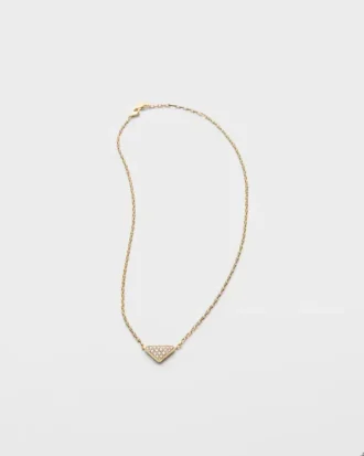 Eternal Gold Eternal Mini Triangle hänge i gult guld och diamanter Eternal Gold Eternal Mini Triangle hänge i gult guld och diamanter