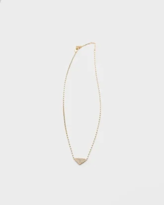 Eternal Gold Micro Triangle hänge i gult guld och diamanter Eternal Gold Micro Triangle hänge i gult guld och diamanter