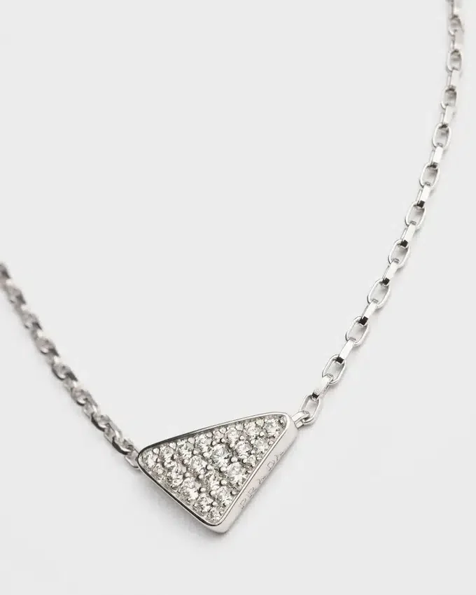 Eternal Gold Micro Triangle hänge i vitt guld och diamanter Eternal Gold Micro Triangle hänge i vitt guld och diamanter