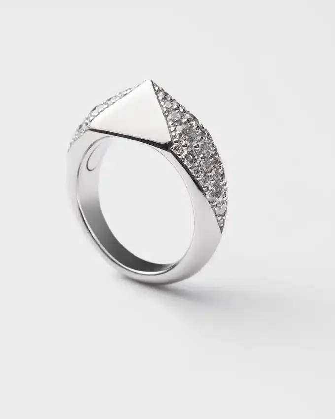 Eternal Gold-ring i vitt guld med diamanter Eternal Gold-ring i vitt guld med diamanter