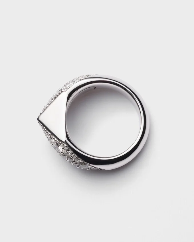 Eternal Gold-ring i vitt guld med diamanter Eternal Gold-ring i vitt guld med diamanter