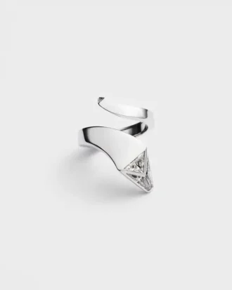 eternal gold snake ring i vitt guld och laboratorieframstllda diamanter 1 330x413 - Eternal Gold Snake-ring i vitt guld och laboratorieframst&auml;llda diamanter
