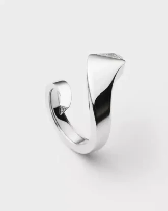 eternal gold snake ring i vitt guld och laboratorieframstllda diamanter 2 330x413 - Eternal Gold Snake-ring i vitt guld och laboratorieframst&auml;llda diamanter