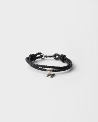 Flätat armband i nappaläder