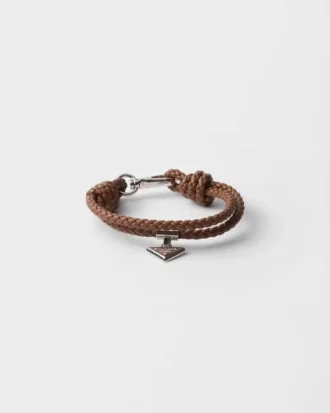 Flätat armband i nappaläder