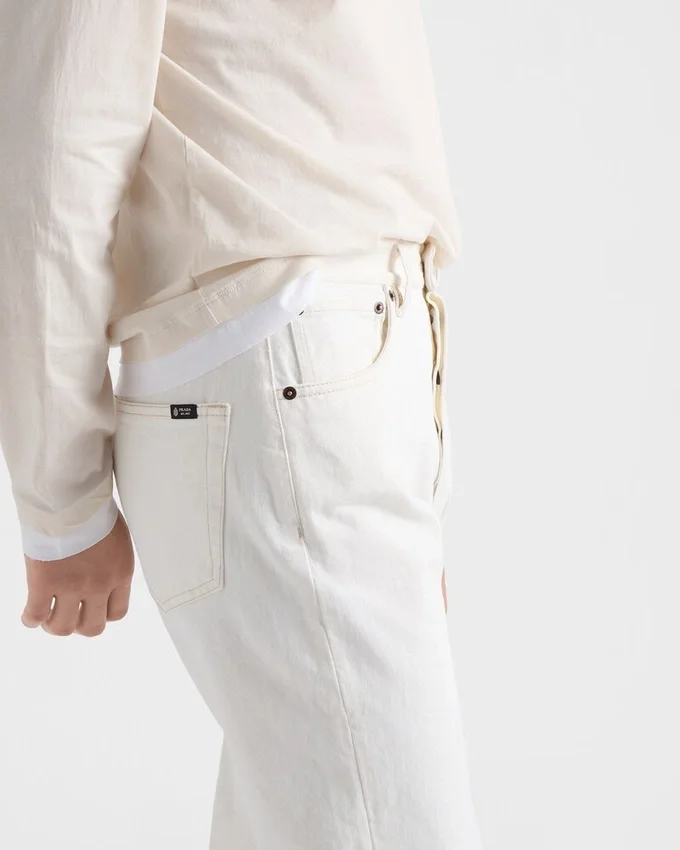 Gamla femfickjeans i denim Gamla femfickjeans i denim