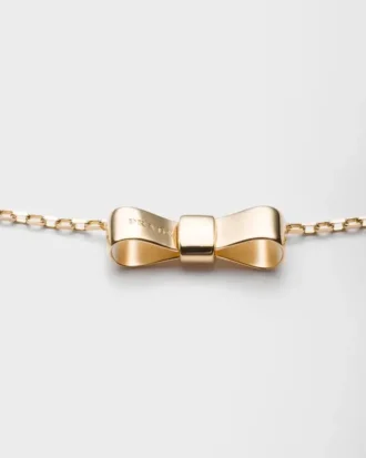 Halsband med hänge i form av en tidlös guldrosett – gult guld Halsband med hänge i form av en tidlös guldrosett – gult guld