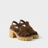 Högklackade sandaler med plattform i mocka Högklackade sandaler med plattform i mocka