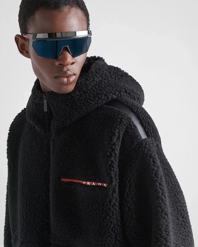 Huvtröja i återvunnen fleece Huvtröja i återvunnen fleece