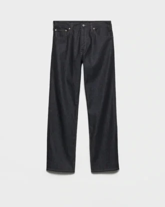 Jeans i rådenim med läderrem