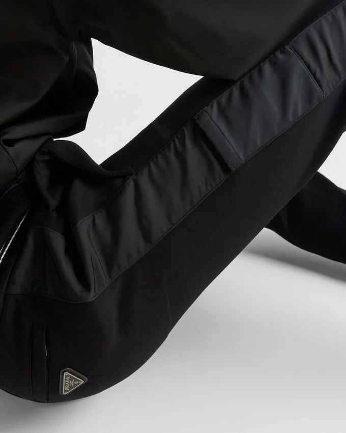 Joggingbyxor med detaljer i Re-Nylon Joggingbyxor med detaljer i Re-Nylon