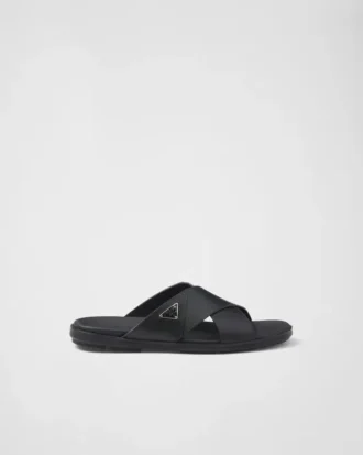 Läder-sandaler med korsande remmar