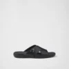 Läder-sandaler med korsande remmar Läder-sandaler med korsande remmar