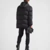 Lång dunjacka i Re-Nylon Lång dunjacka i Re-Nylon