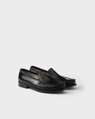 Loafers i borstat läder