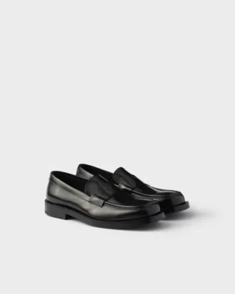 Loafers i borstat läder