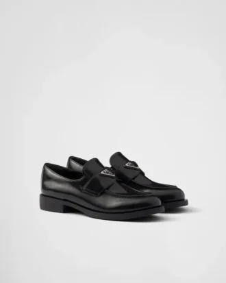 Loafers i borstat läder