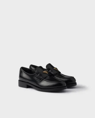 Loafers i borstat läder